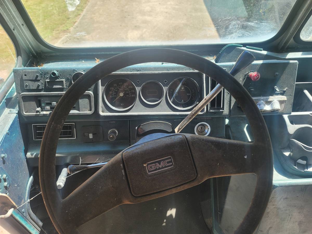 87-chevrolet-with-grumman-body-diesel-1987-white-1