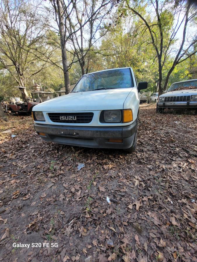 91-isuzu-pup-1991-white-1
