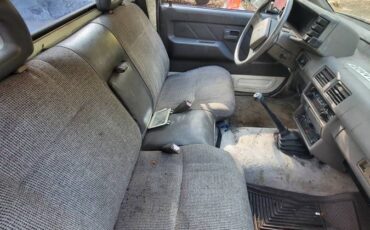 91-isuzu-pup-1991-white-3