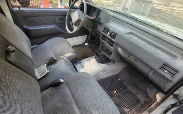 91-isuzu-pup-1991-white-4