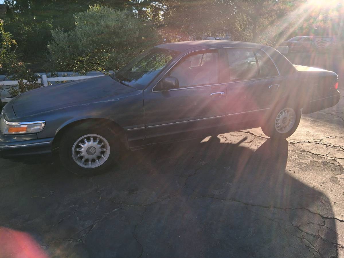 96mercury-grand-marquis-1996-blue-6