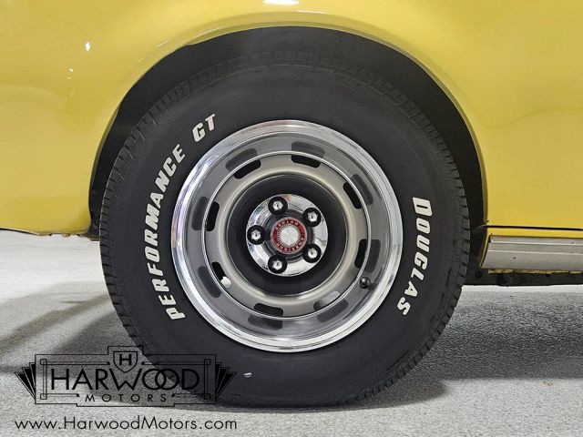 AMC-Gremlin-1976-Hatchback-36