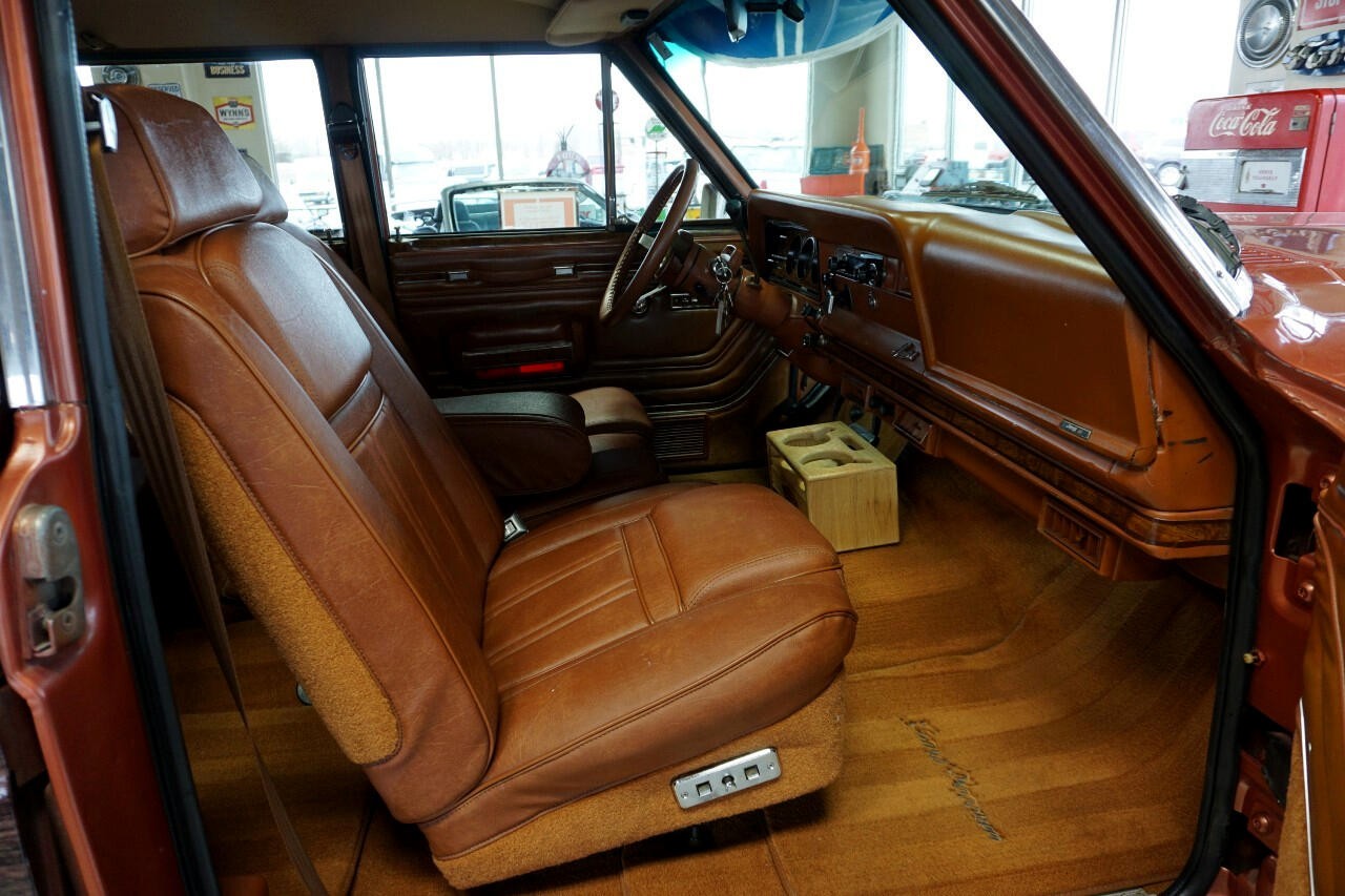 AMC-Wagoneer-1981-SUV-23