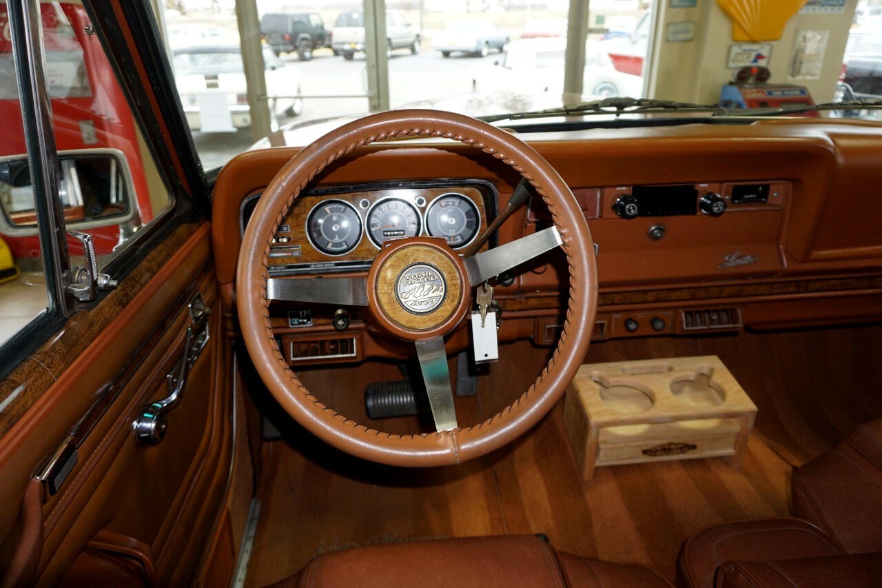 AMC-Wagoneer-1981-SUV-26