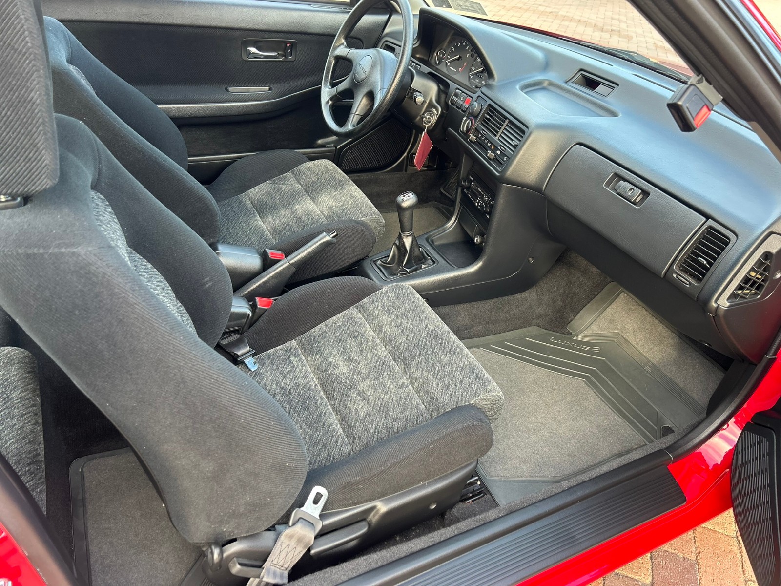 Acura-Integra-1992-Hatchback-25