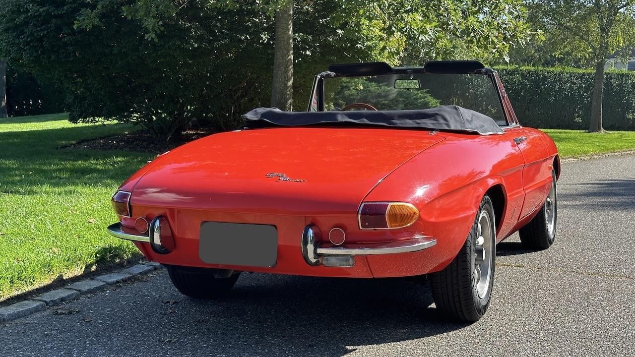 Alfa-Romeo-Duetto-Spider-1967-13