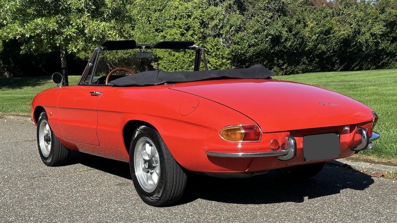 Alfa-Romeo-Duetto-Spider-1967-14