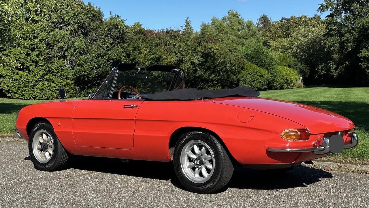 Alfa-Romeo-Duetto-Spider-1967-16