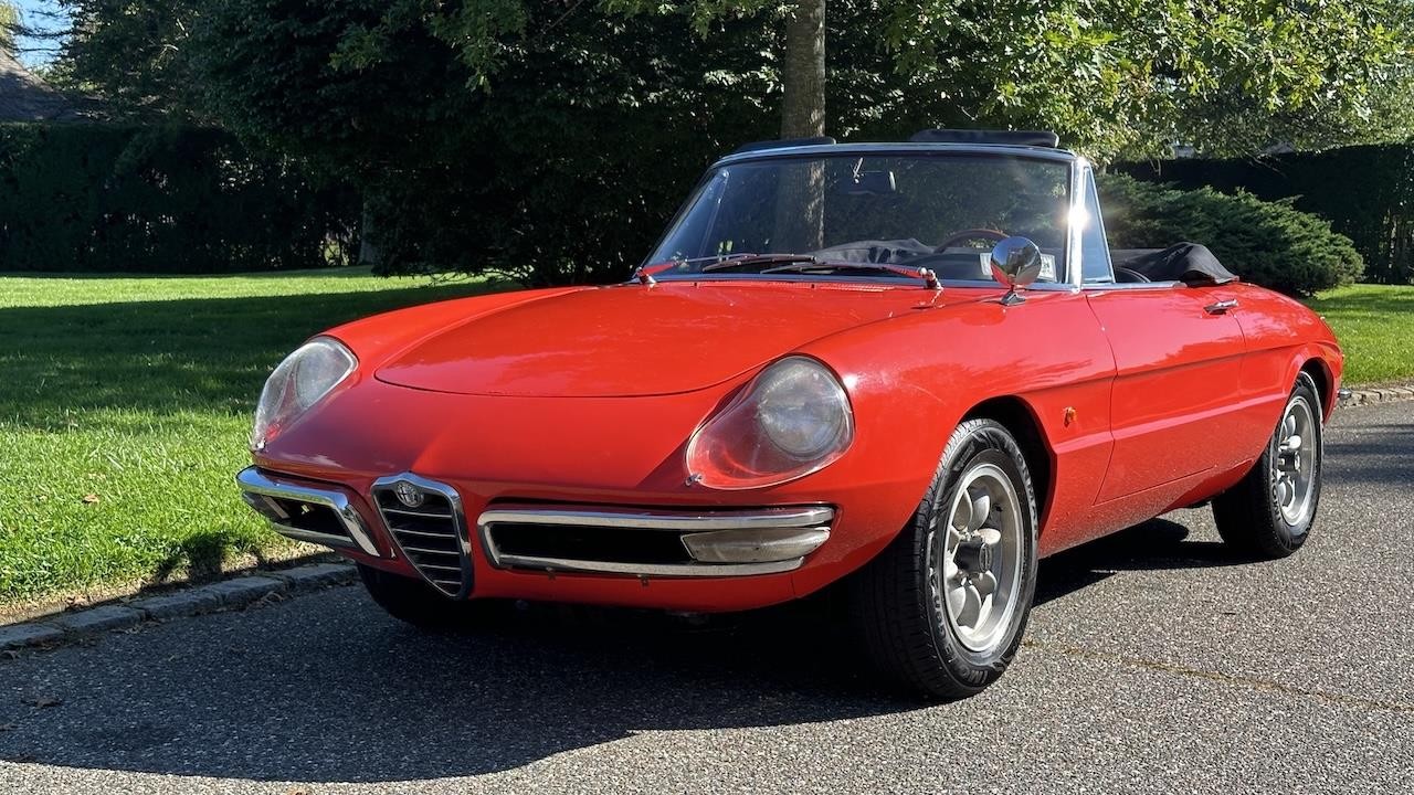 Alfa-Romeo-Duetto-Spider-1967-21