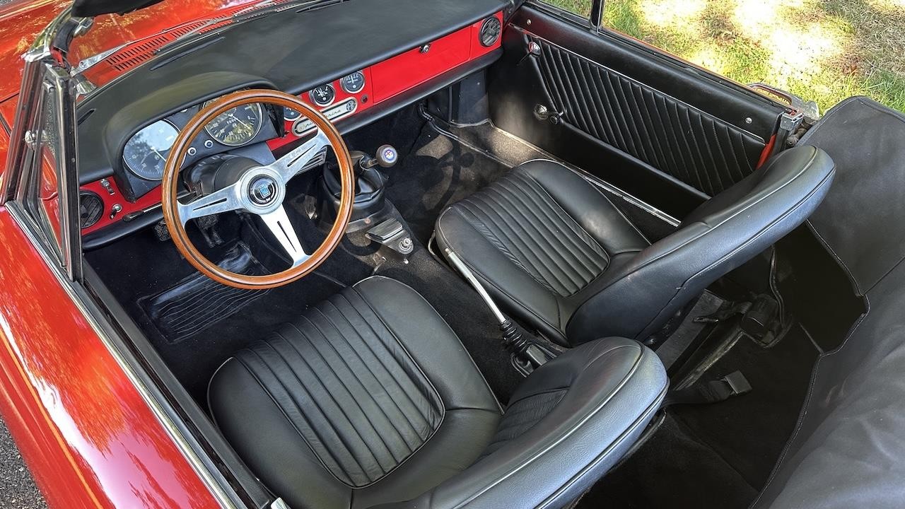 Alfa-Romeo-Duetto-Spider-1967-24