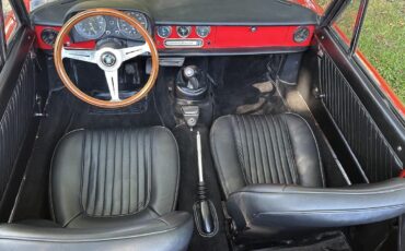 Alfa-Romeo-Duetto-Spider-1967-25