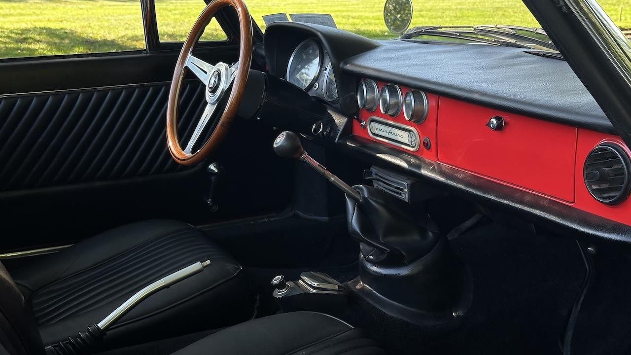Alfa-Romeo-Duetto-Spider-1967-31