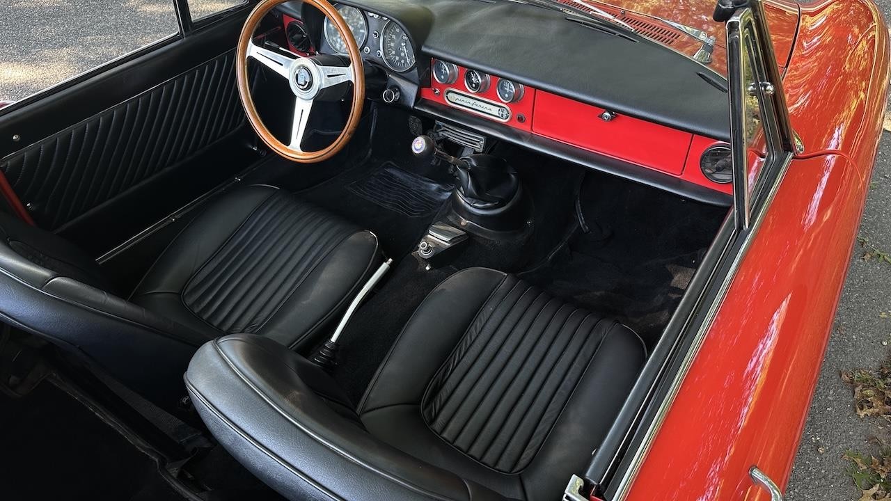 Alfa-Romeo-Duetto-Spider-1967-33
