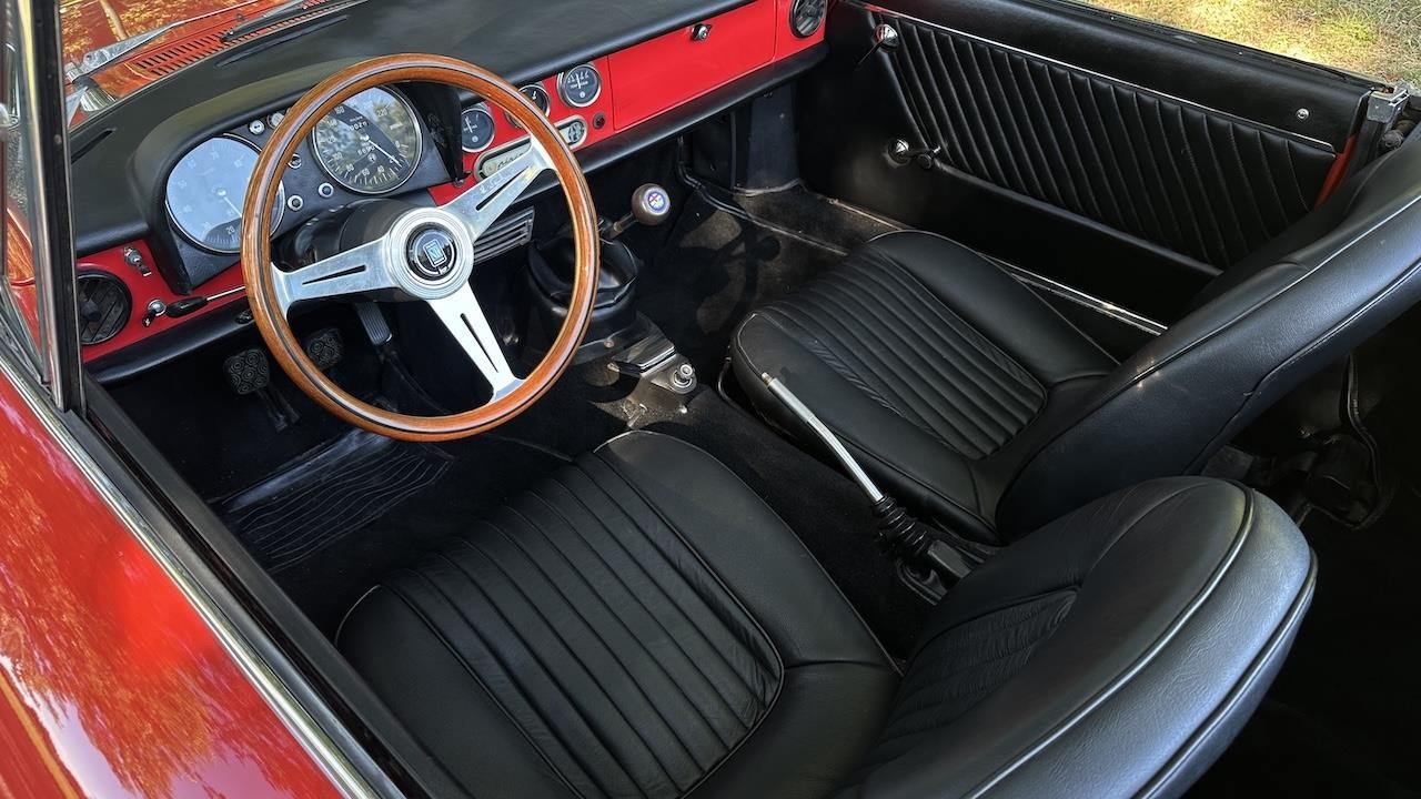 Alfa-Romeo-Duetto-Spider-1967-35
