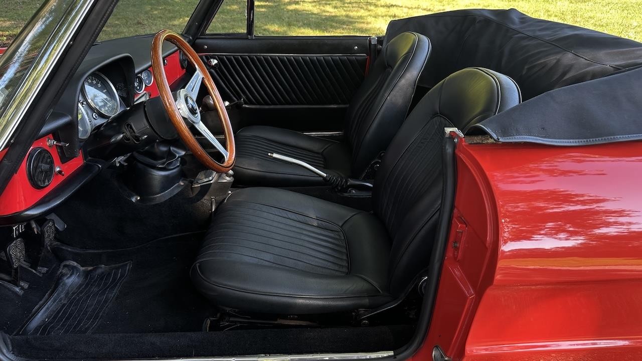 Alfa-Romeo-Duetto-Spider-1967-39