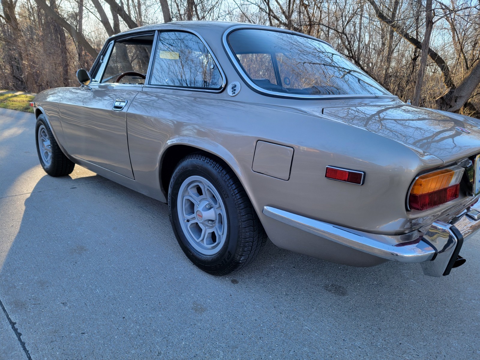 Alfa-Romeo-GTV-1972-Coupe-10