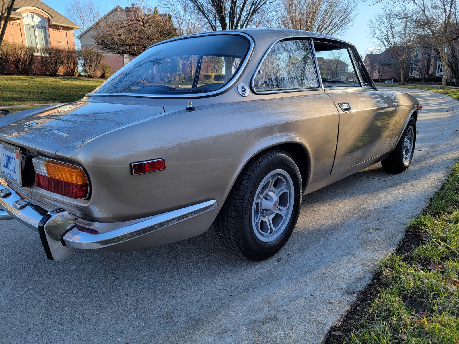 Alfa-Romeo-GTV-1972-Coupe-11