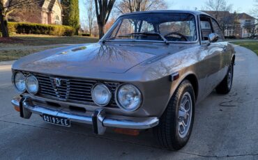 Alfa-Romeo-GTV-1972-Coupe-14