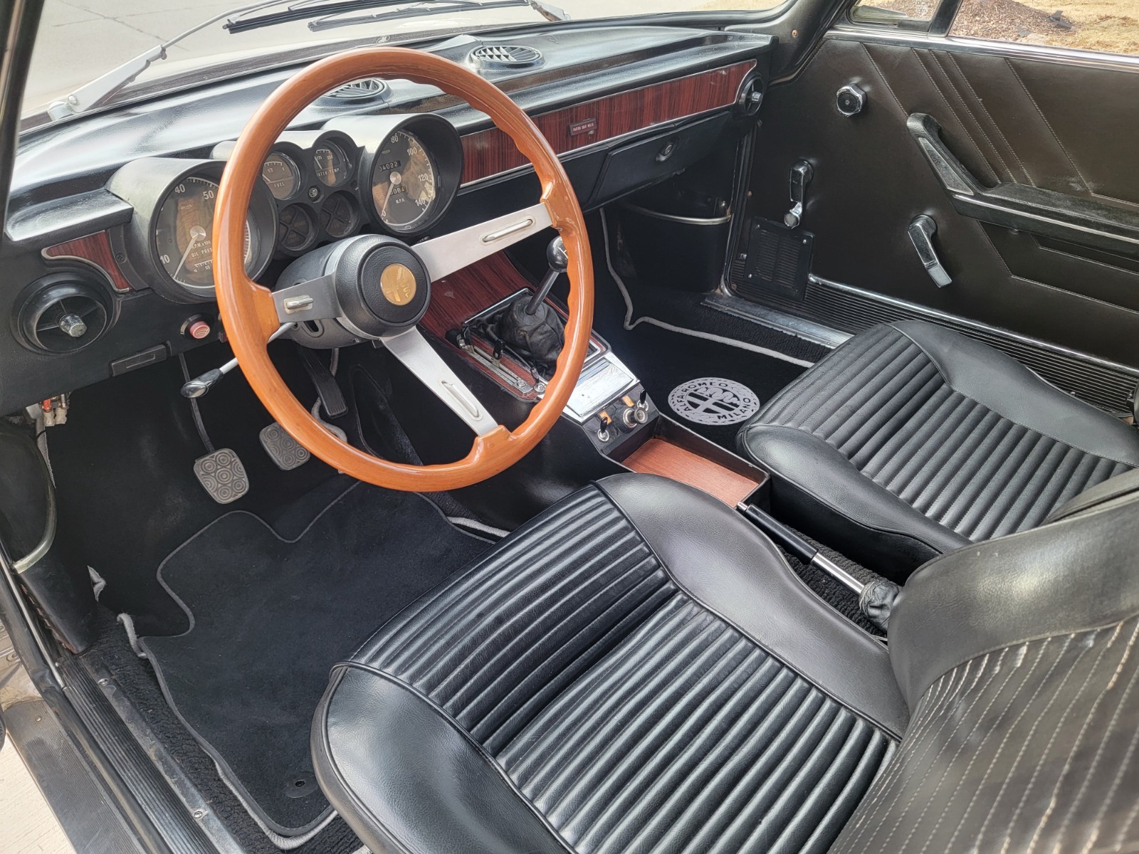 Alfa-Romeo-GTV-1972-Coupe-15