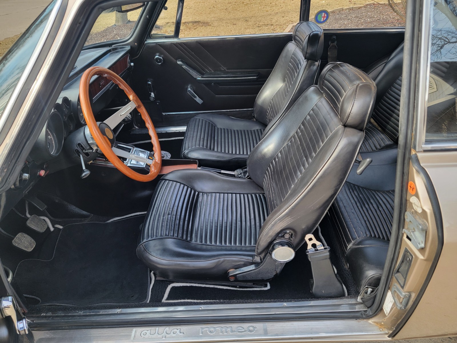 Alfa-Romeo-GTV-1972-Coupe-16