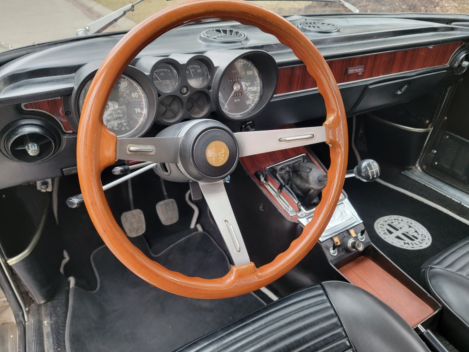 Alfa-Romeo-GTV-1972-Coupe-18