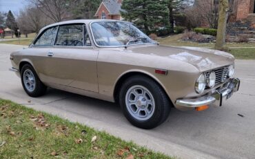 Alfa-Romeo-GTV-1972-Coupe