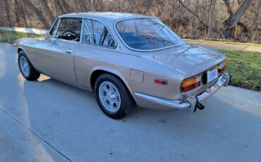 Alfa-Romeo-GTV-1972-Coupe-6