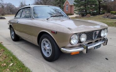 Alfa-Romeo-GTV-1972-Coupe-8