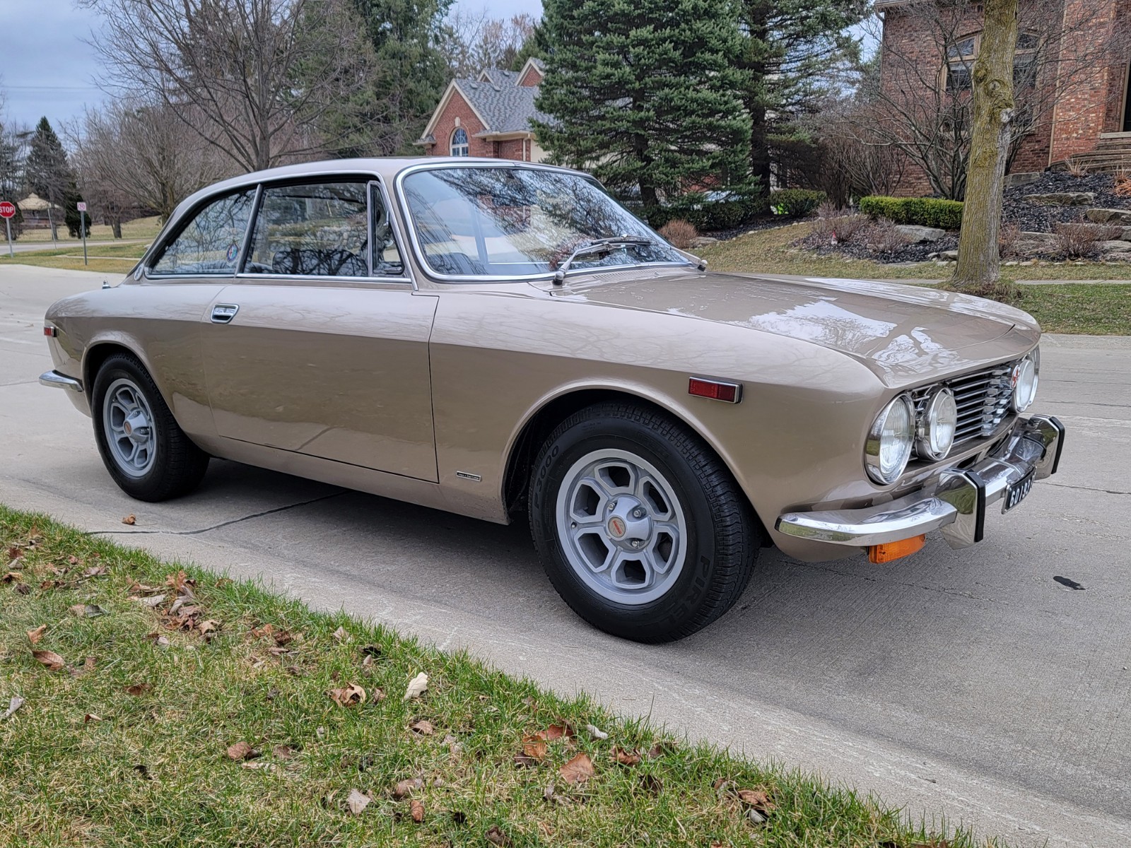 Alfa-Romeo-GTV-1972-Coupe