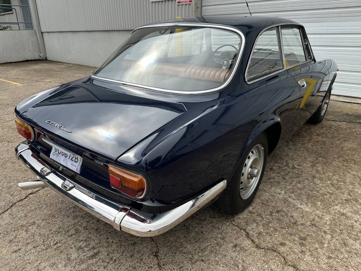 Alfa-romeo-1300-1971-15