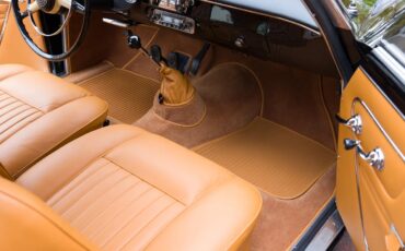 Alfa-romeo-Giulietta-1959-Black-Tan-4