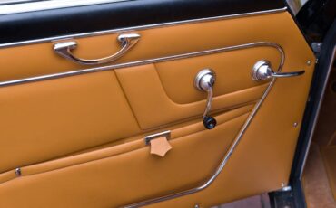 Alfa-romeo-Giulietta-1959-Black-Tan-5