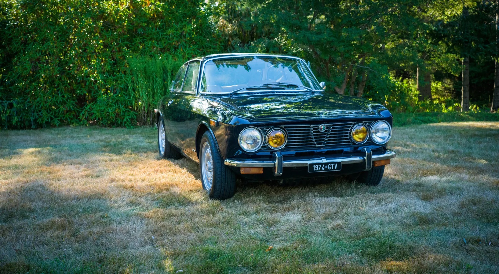 Alfa-romeo-Gtv-2000-1974-Blue-Tan-11