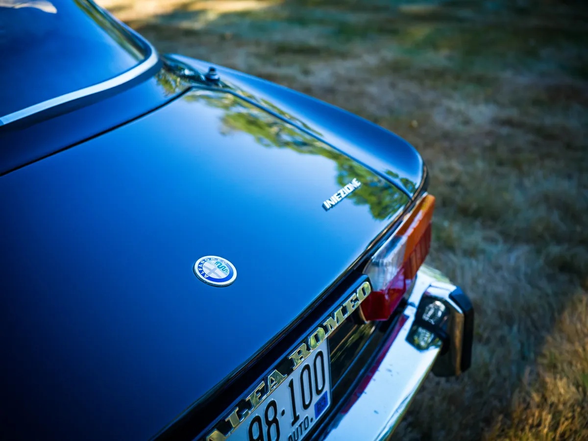 Alfa-romeo-Gtv-2000-1974-Blue-Tan-13