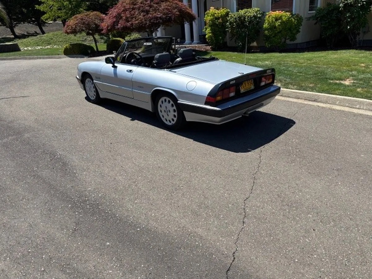 Alfa-romeo-Spider-1987-Silver-Gray-19