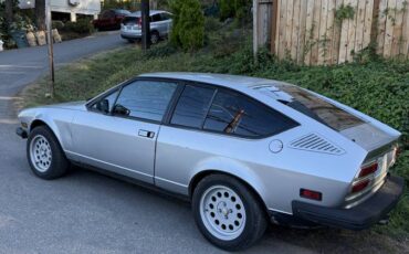 Alfa-romeo-alfetta-gt-1975-3