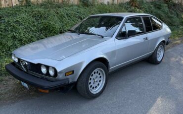 Alfa-romeo-alfetta-gt-1975