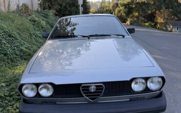 Alfa-romeo-alfetta-gt-1975-4