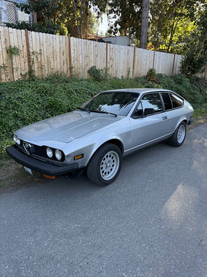Alfa-romeo-alfetta-gt-1975