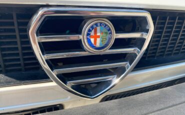 Alfa-romeo-alfetta-gt-1977-white-11