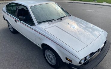 Alfa-romeo-alfetta-gt-1977-white-15