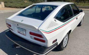 Alfa-romeo-alfetta-gt-1977-white-4