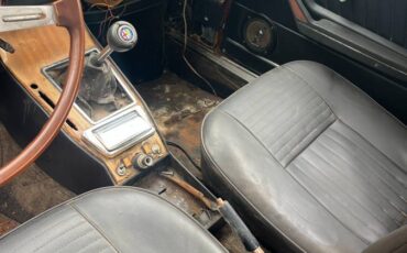 Alfa-romeo-berlina-1974-15