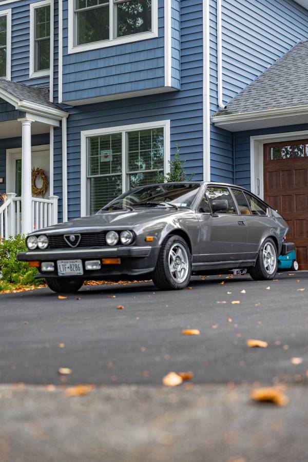 Alfa-romeo-gtv6-1981-grey-14