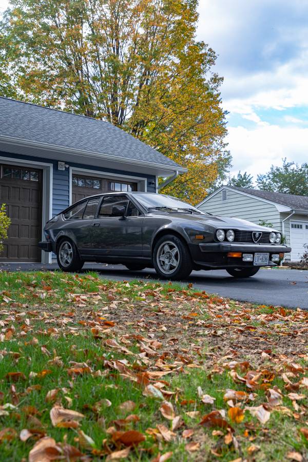 Alfa-romeo-gtv6-1981-grey-15