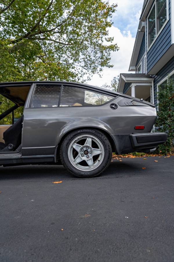 Alfa-romeo-gtv6-1981-grey-16