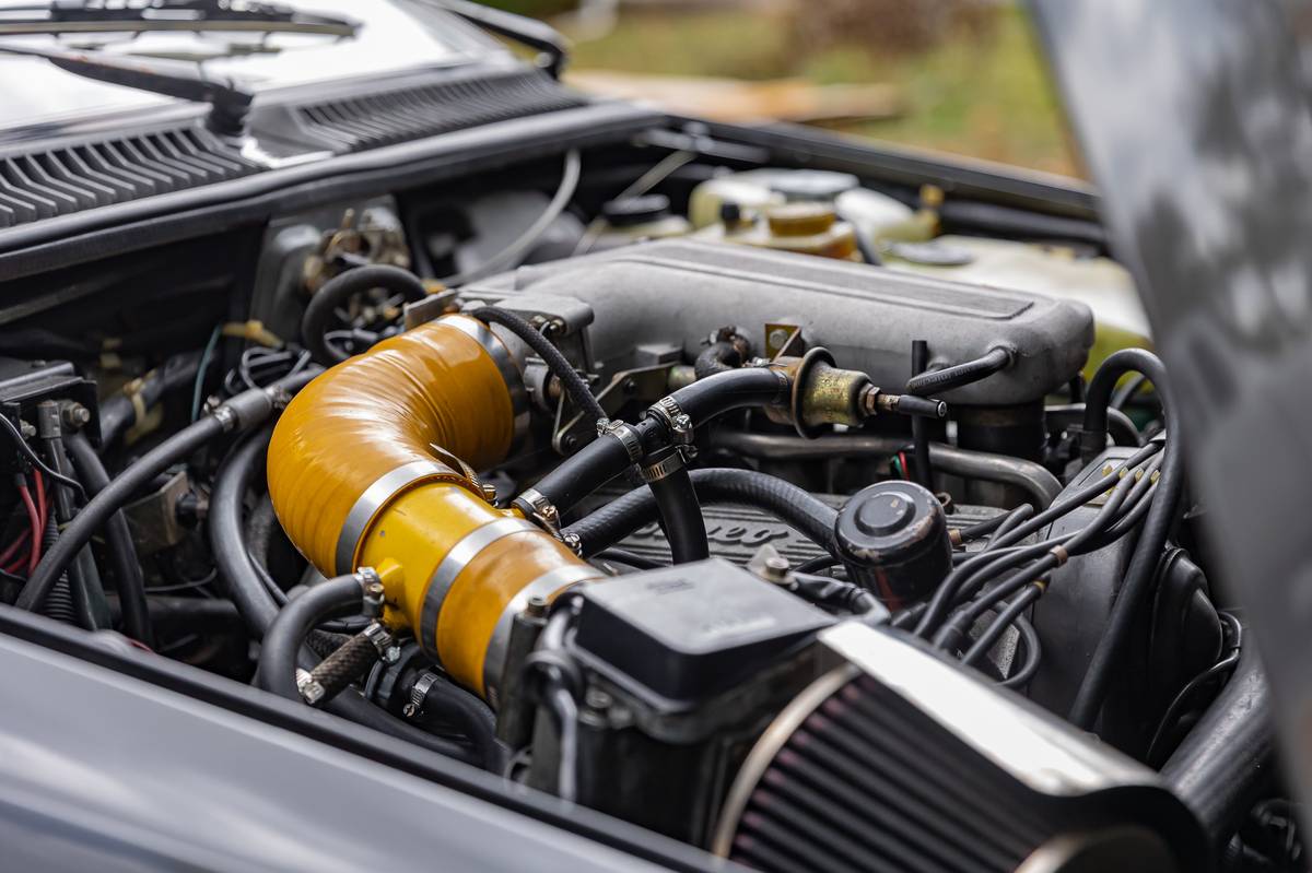 Alfa-romeo-gtv6-1981-grey-17