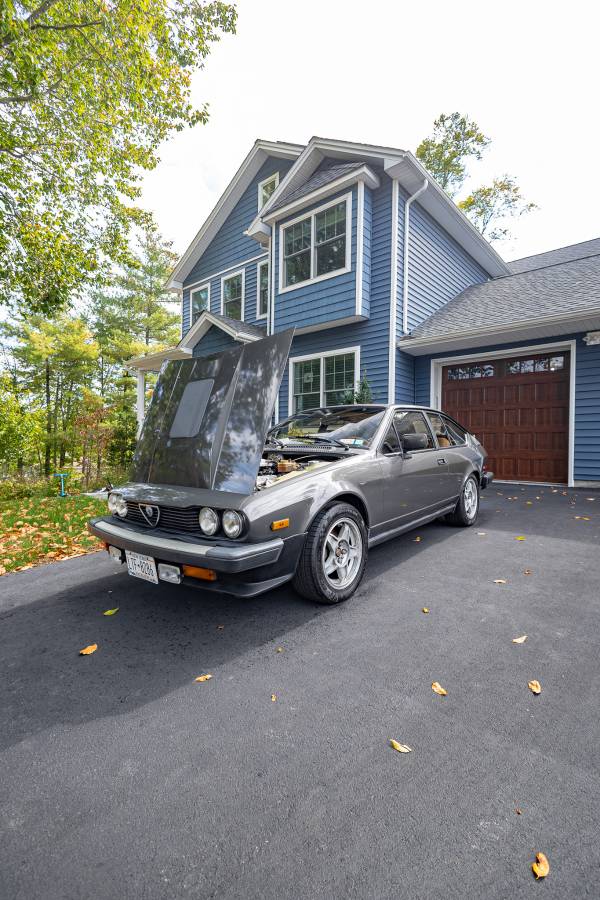 Alfa-romeo-gtv6-1981-grey-18