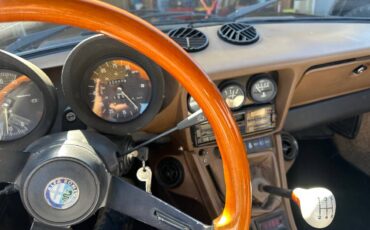 Alfa-romeo-spider-1984-black-3