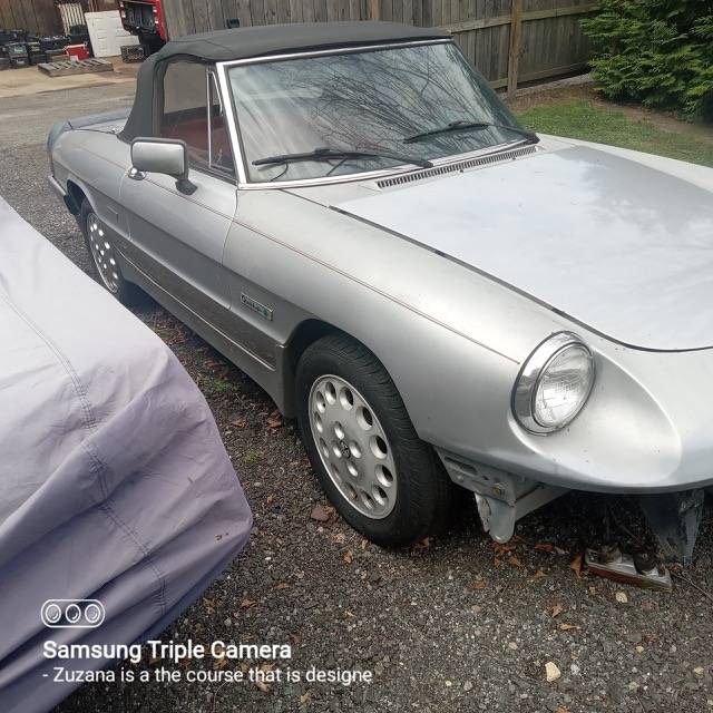 Alfa-romeo-spider-1986-silver